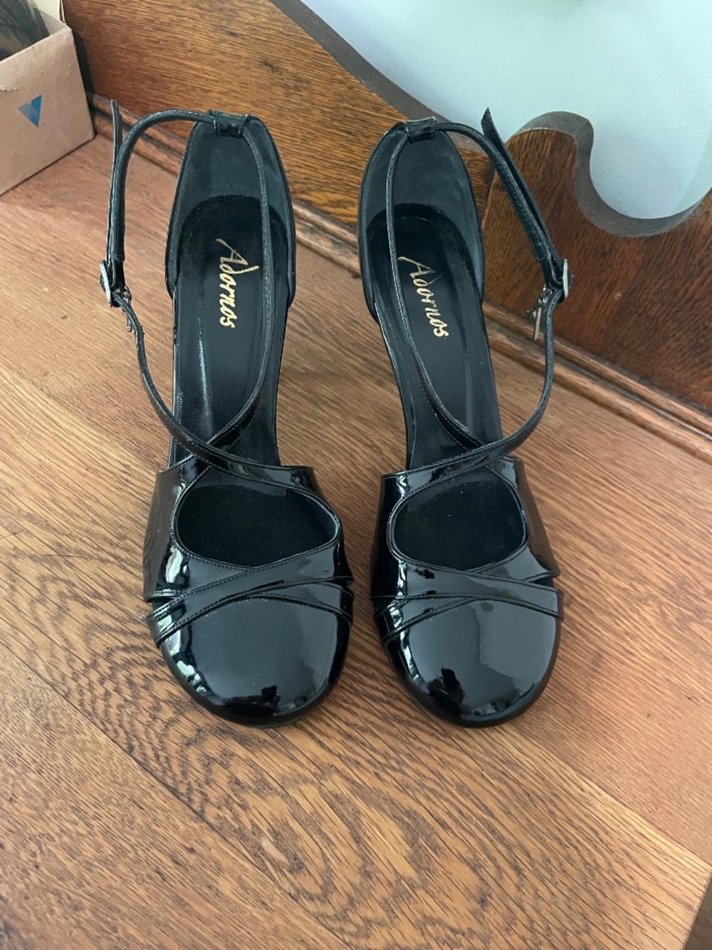 Argentine Tango Closed-toe Heels Barely-used - Picture 2 of 4
